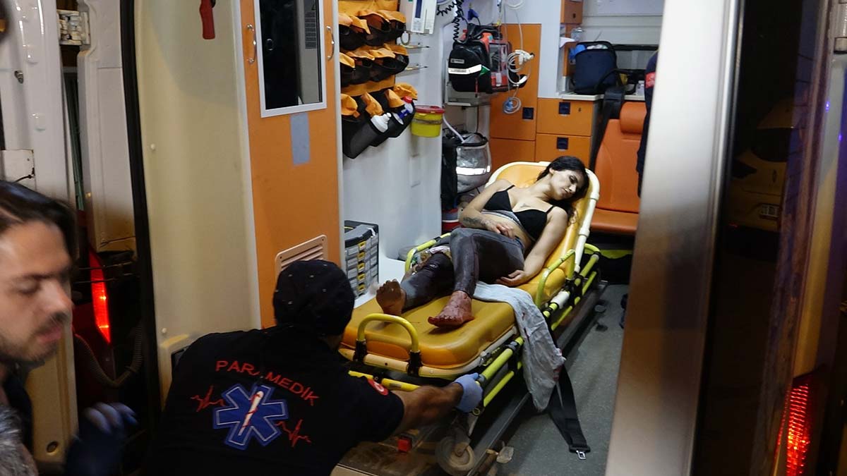 Tartıştığı kız arkadaşına kurşun yağdırdı