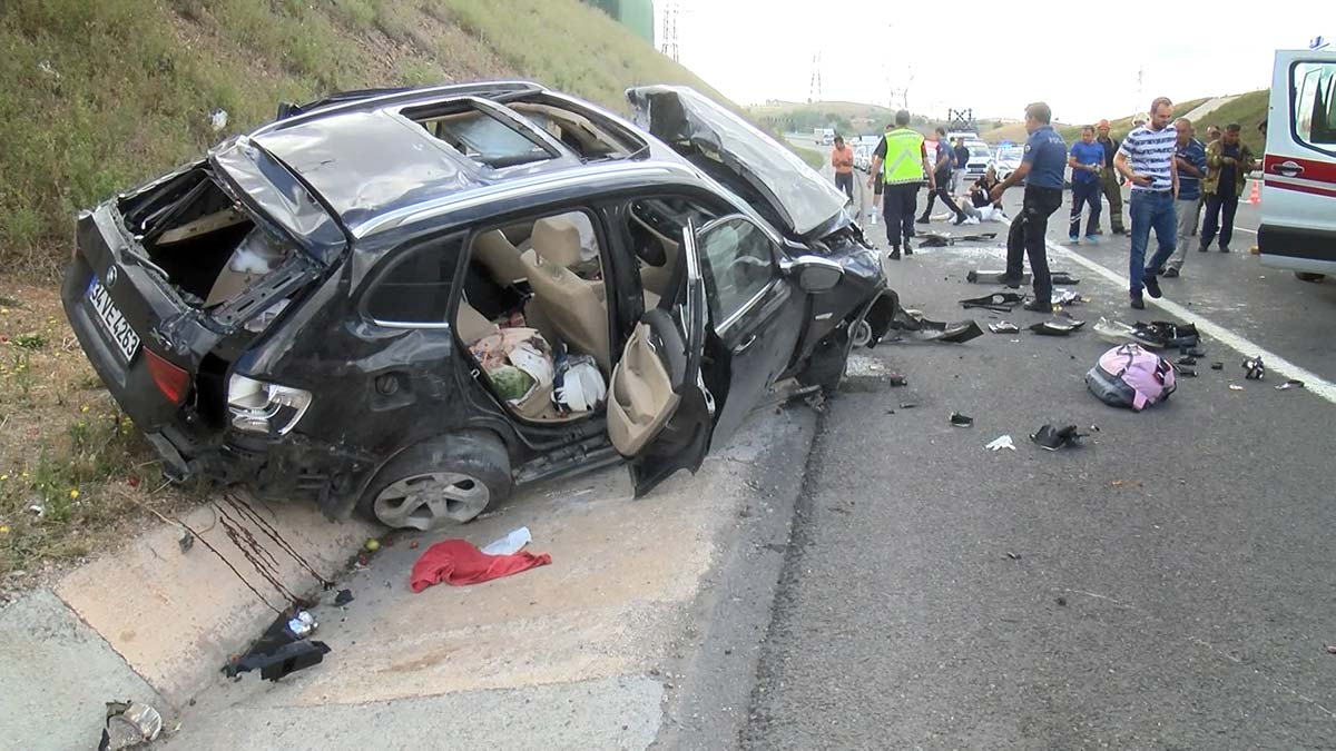 Tatil dönüşü kaza: 1'i ağır 4 yaralı 