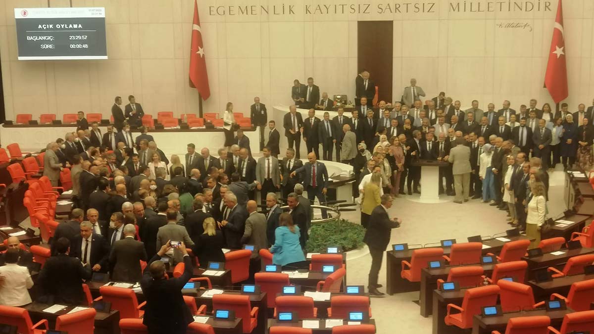 Torba teklif, Genel Kurul'da kabul edildi