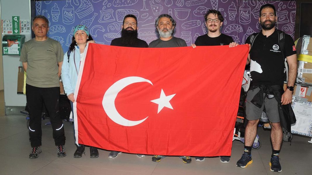 Türk bilim ekibi Arktik Bilim Seferi'nden döndü