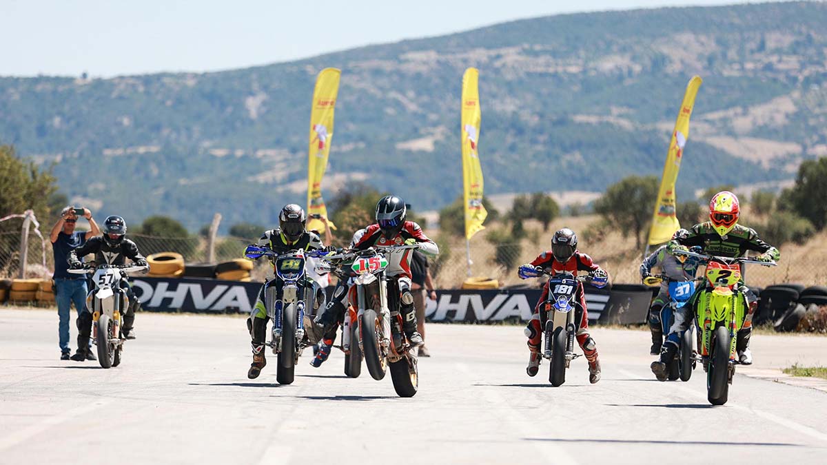 Uşak'ta Avrupa Süpermoto Şampiyonası