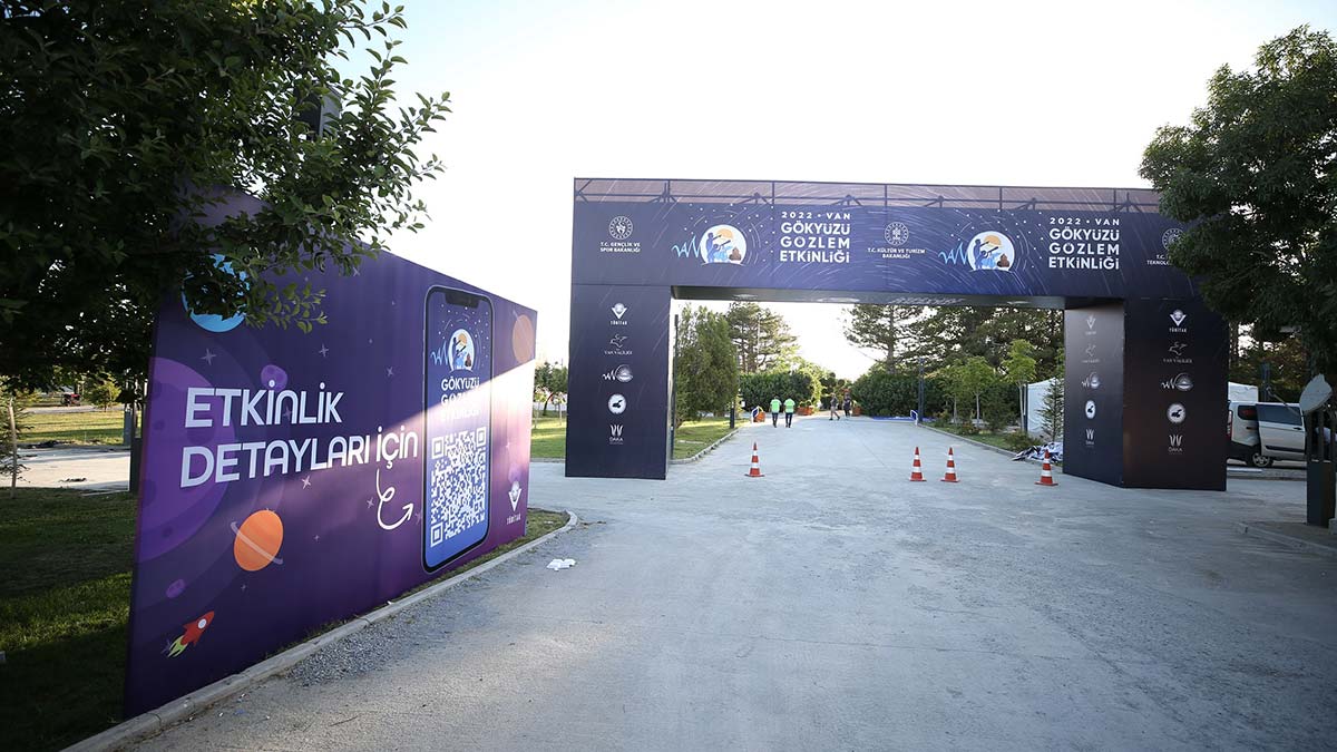 Van Gölü kıyısında gökyüzü gözlem etkinliği