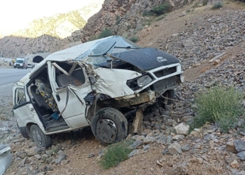 Van'da işçilerin minibüsü devrildi: 2 ölü, 8 yaralı