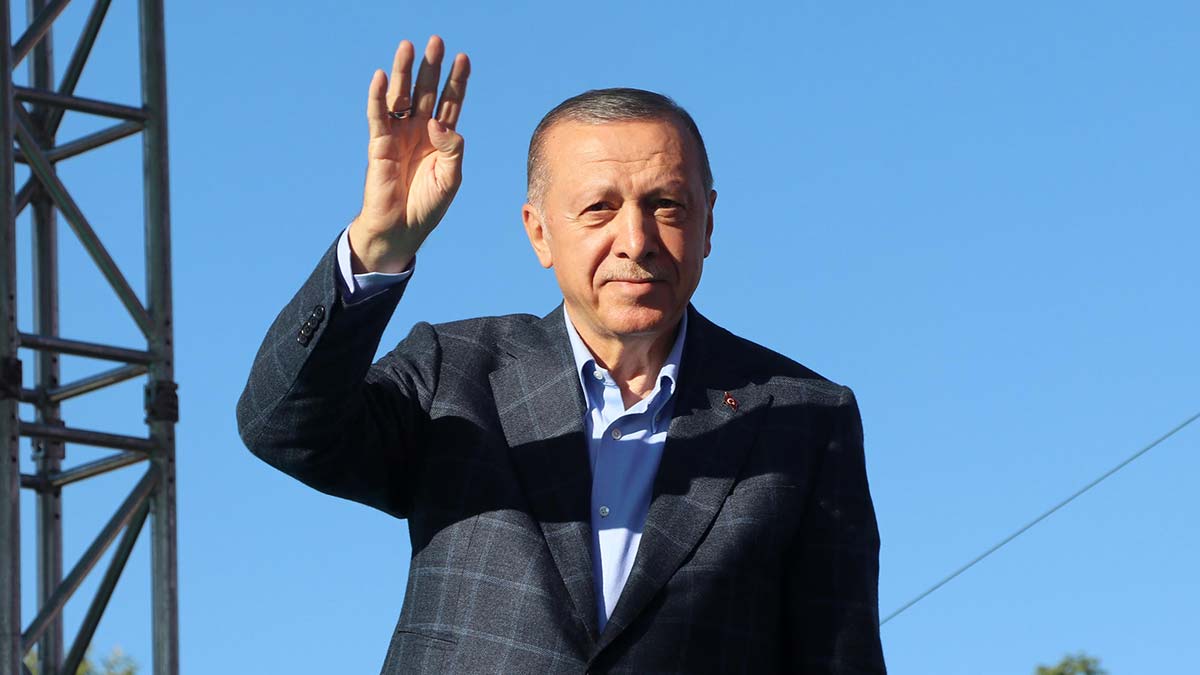 'Yalanla, hokkabazlıkla siyaset yapmayı bırakın'