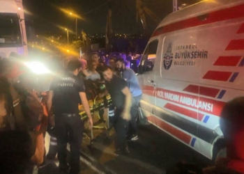Yangın bölgesinde görevli bekçiye otomobil çarptı