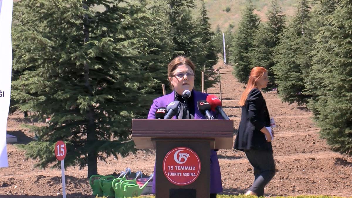 Yanık, 15 Temmuz şehitleri adına ağaç dikti