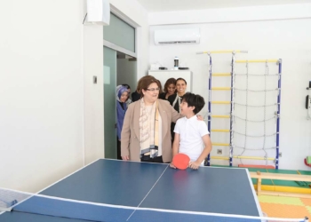 Yanık'tan Azerbaycan'da Otizm Merkezi'ne ziyaret