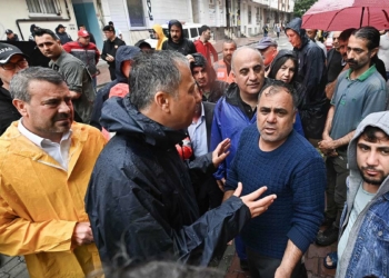 Yerlikaya'dan selden etkilenen Esenyurt'ta inceleme