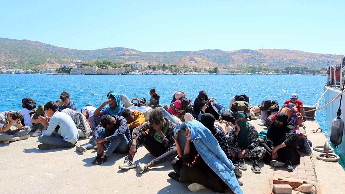 Yunanistan'ın geri ittiği 39 göçmen kurtarıldı