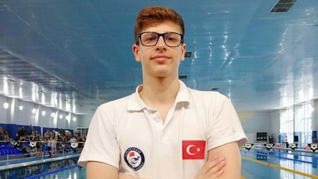 Yüzme Şampiyonu Batuhan Filiz'e ABD'den burs