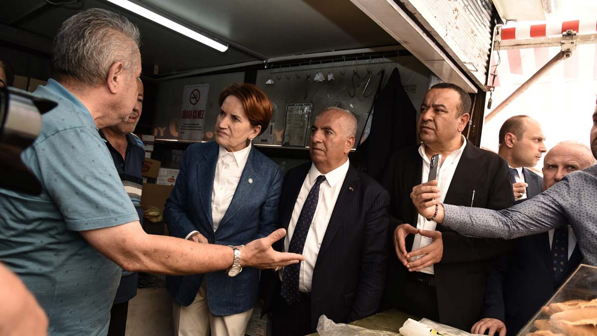 Meral Akşener Ankara'da esnafın derdini dinledi