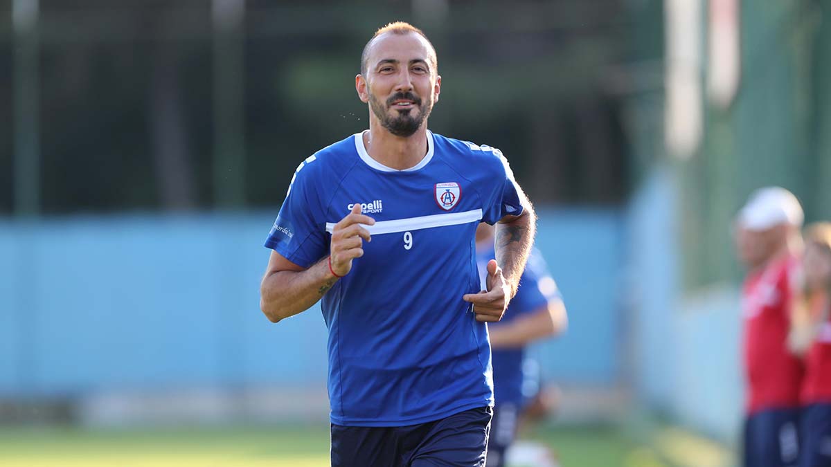 Altınordu, kulüp tarihine geçmek istiyor