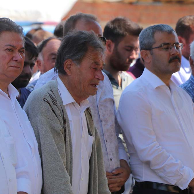 Sulama kanalına düşüp boğulan Hakkı toprağa verildi