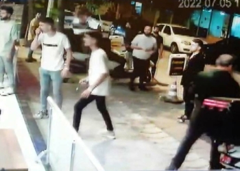 Avcılar'da elinde tabanca ile tehditler savurdu