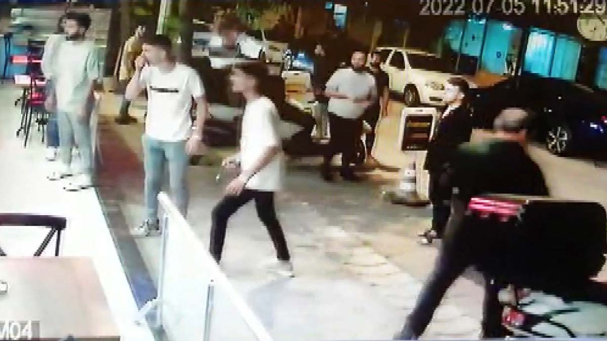 Avcılar'da elinde tabanca ile tehditler savurdu