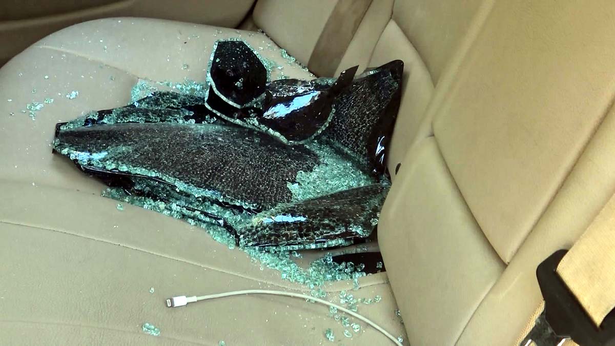 3 lüks otomobilden hayalet gösterge çalındı