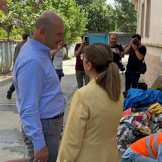 Süleyman Soylu selin etkilediği Bartın'da