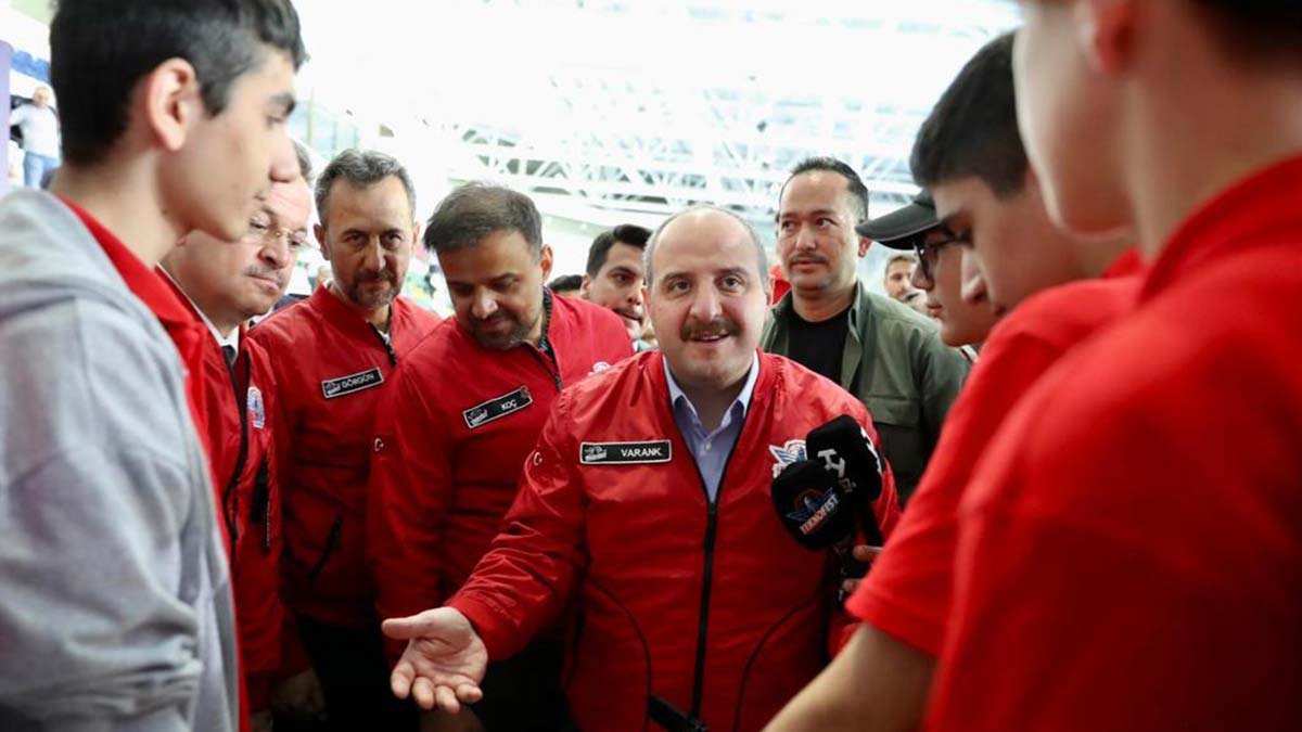 TEKNOFEST heyecanını dünyaya yayacağız