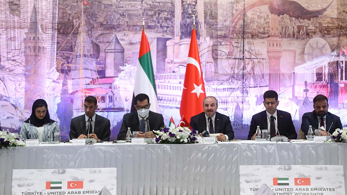 Bakan Varank, Sultan Ahmed Al Jaber ile çalıştaya katıldı