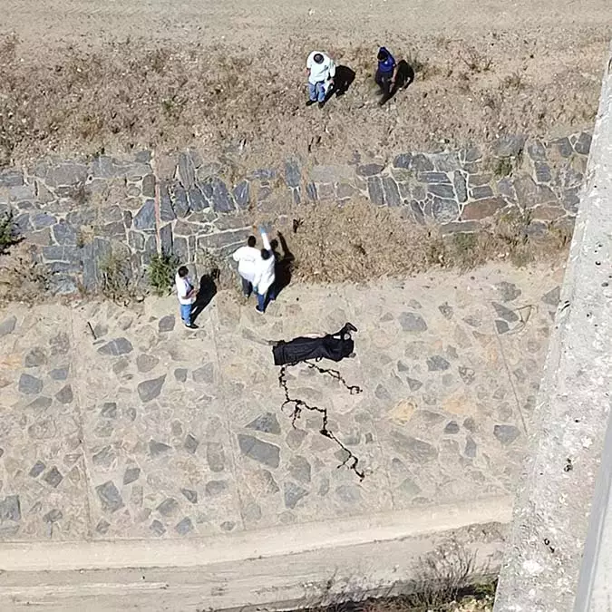 Basaksehirde viyaduk altinda ceset bulundu 8090 dhaphoto1 - yerel haberler, i̇stanbul haberleri - haberton