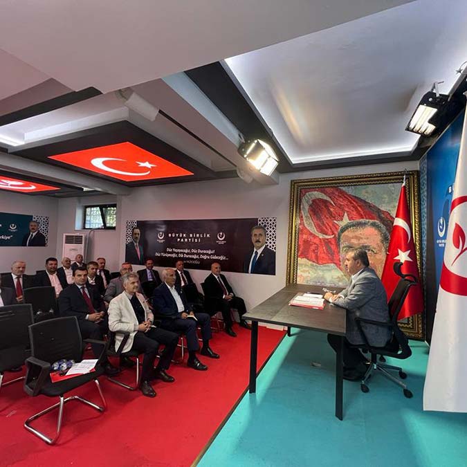 Yunanistan'ın silahlanmasının ciddiyetle ele alınması gerekir