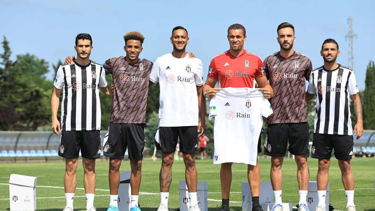 Beşiktaş'ın 2022-23 futbol sezonu formaları tanıtıldı