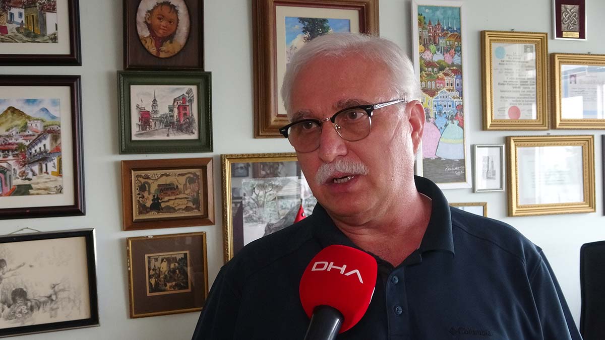 Sağlık Bakanlığı Koronavirüs Bilim Kurulu Üyesi Prof. Dr. Tevfik Özlü, "Risk grubundaysanız ve son aşı dozundan itibaren en az 6 aylık bir süre geçmişse; hemen gidin ve aşınızı yaptırın" dedi.