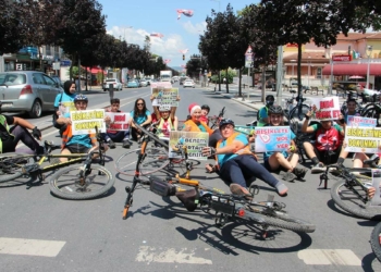 Düzce'de Benim kaportam bedenim eylemi