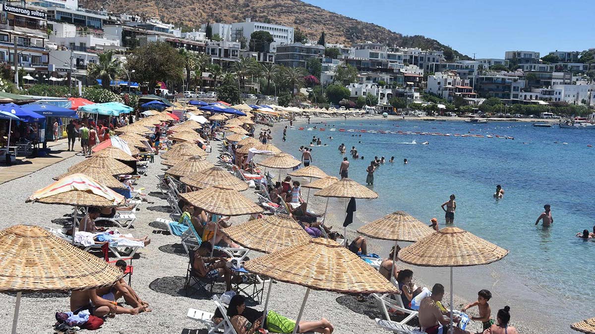 9 günlük bayram tatilinde Bodrum'un içme suyu ihtiyacını karşılayan Geyik ve Mumcular barajlarındaki su seviyelerinde yüzde 3'lük azalma oldu.