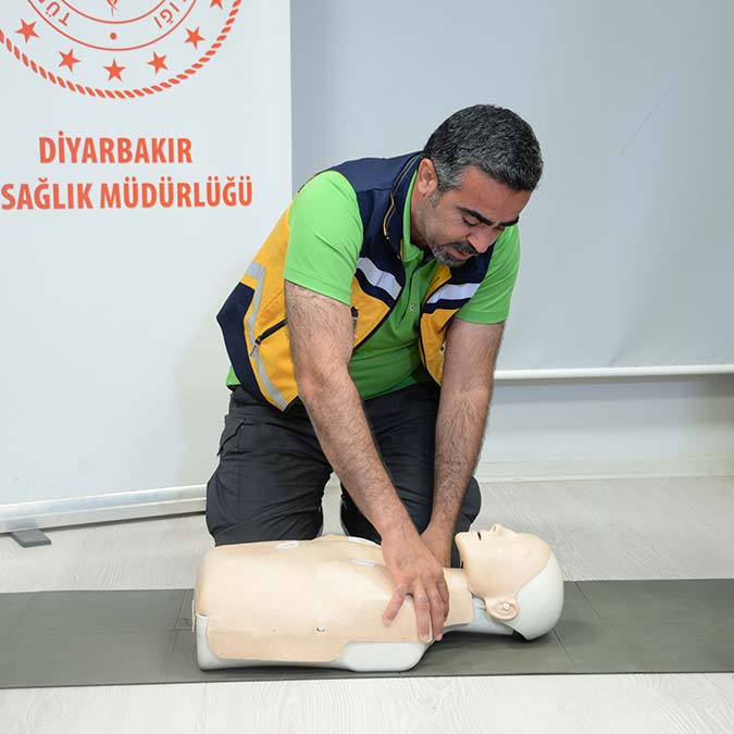 Dicle Nehri uyarısı; Yüzme bilip bilmemek önemli değil