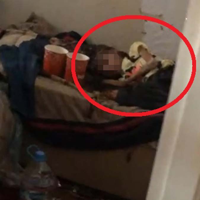 Bursa'nın Nilüfer ilçesi Görükle Sakarya Mahallesi’nde, boşaltılmak istenen çöp evde odaya kilitli çocuk baygın bulundu.