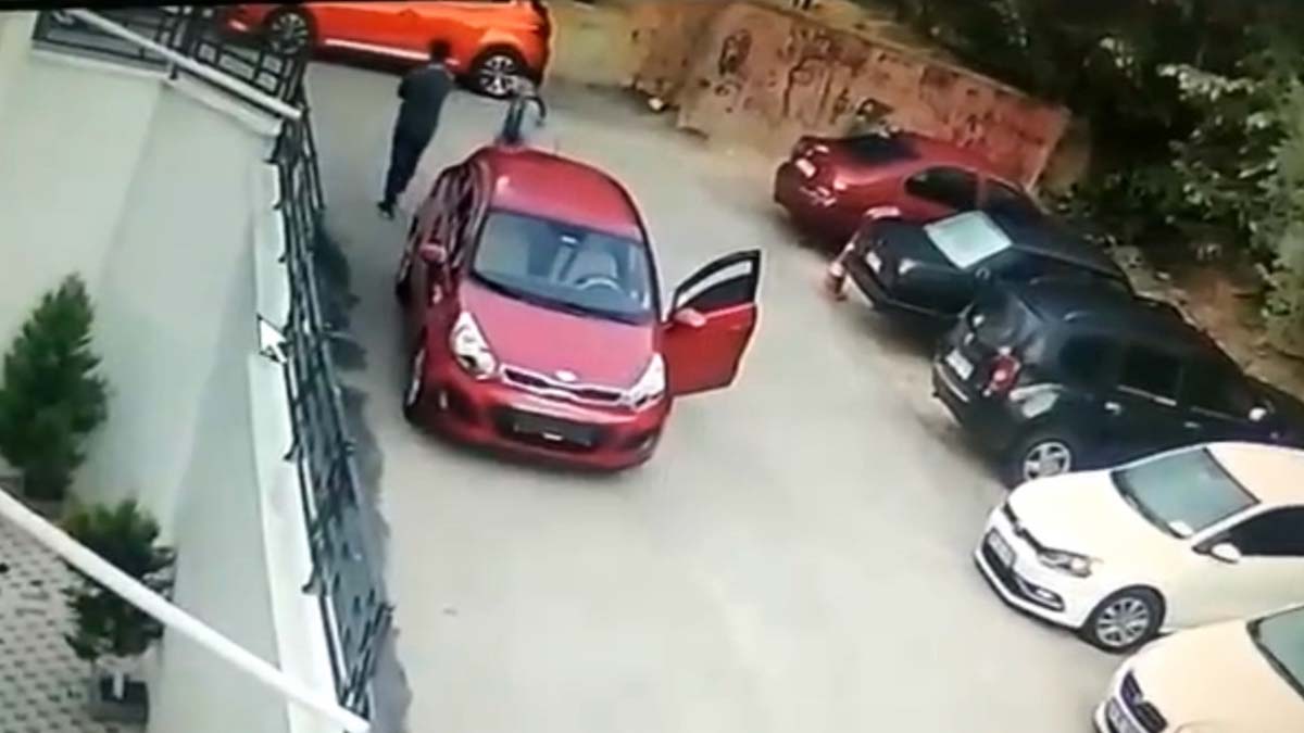 Çaldıkları otomobille hırsızlık yaptılar