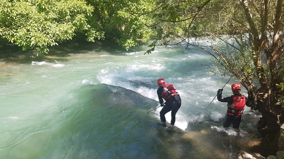 Müküs Çayı'na düşen hemşirenin izine rastlanamadı