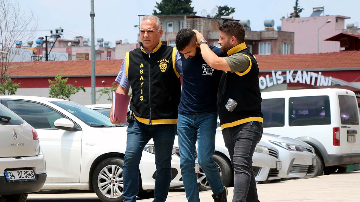 Cinsel ilişki vaadiyle gittiği evde gasp edildi