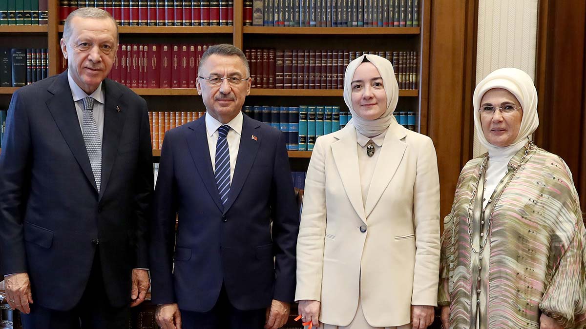 Fuat Oktay nişanlandı