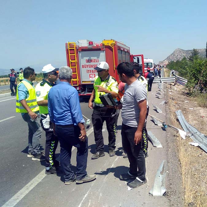 Tur otobüsü takla attı