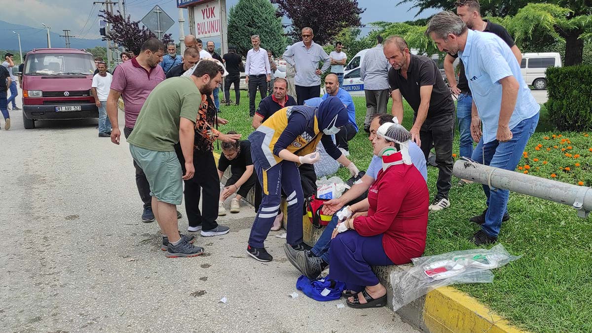 Düzce'de sinyalizasyon arızası; 11 yaralı var