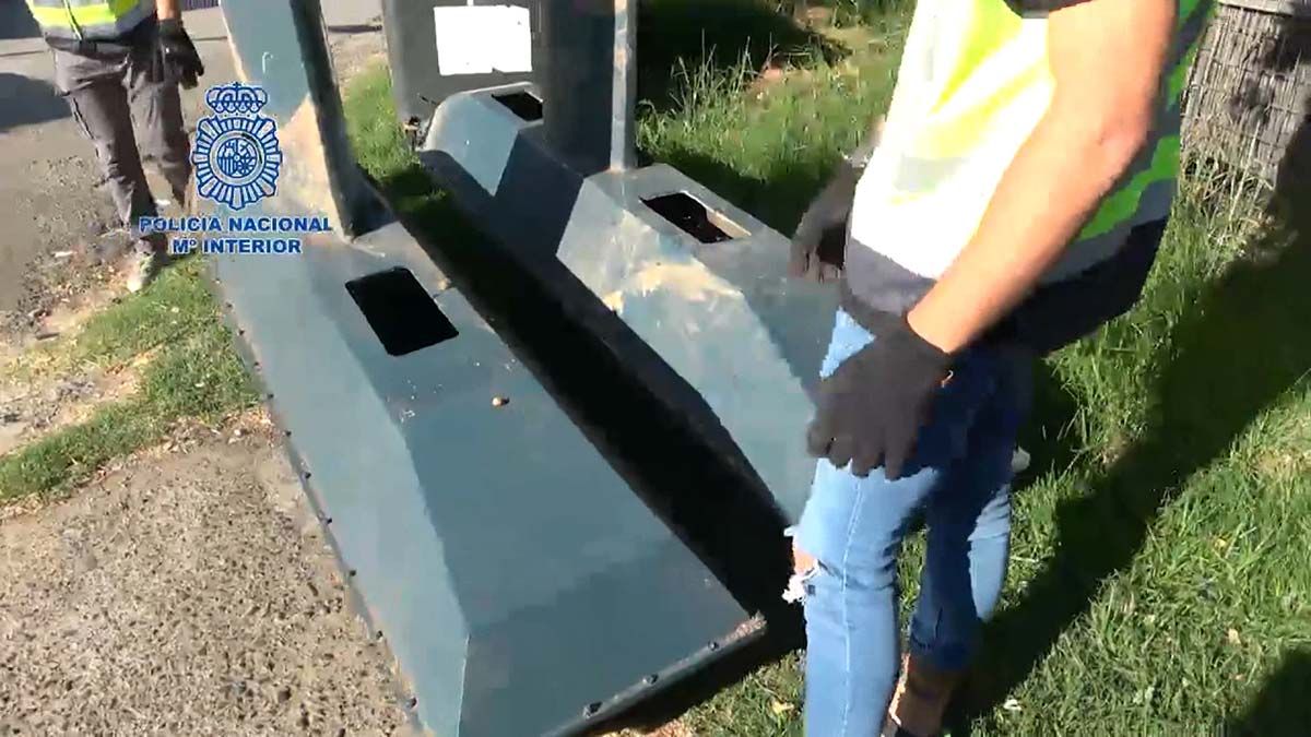 Uyuşturucu taşıyabilen sualtı dronları ele geçirdi