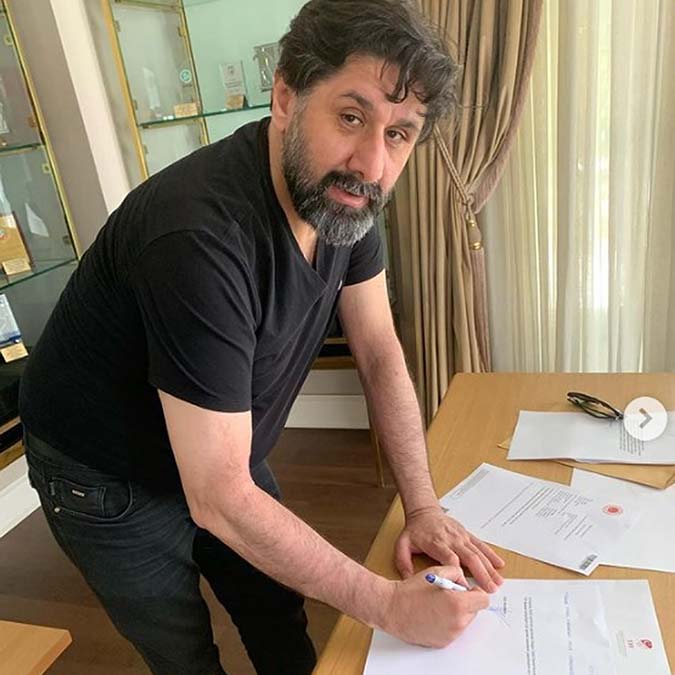 Cinayet şüphelisi Ufuk Akçekaya'nın çiftlik evinde keşif yapıp cinayeti tasarladığı ve bir gün sonra da Nazmi Arıkan'ı 47, Şerif Eker'i ise 66 bıçak darbesiyle öldürdüğü belirlendi.