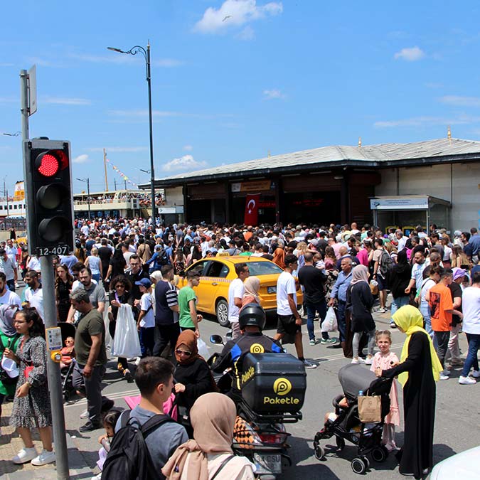 Eminönü'nde vapur seferlerinde yoğunluk yaşandı