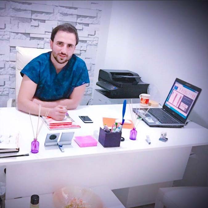 Uzman Fizyoterapist Gökhan Aygül, göğüs ve sırt ağrısı çekenler için önemli bilgiler verdi.