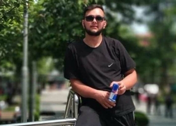 Gürültü kavgası kanlı bitti; Baba ve oğlu öldürüldü