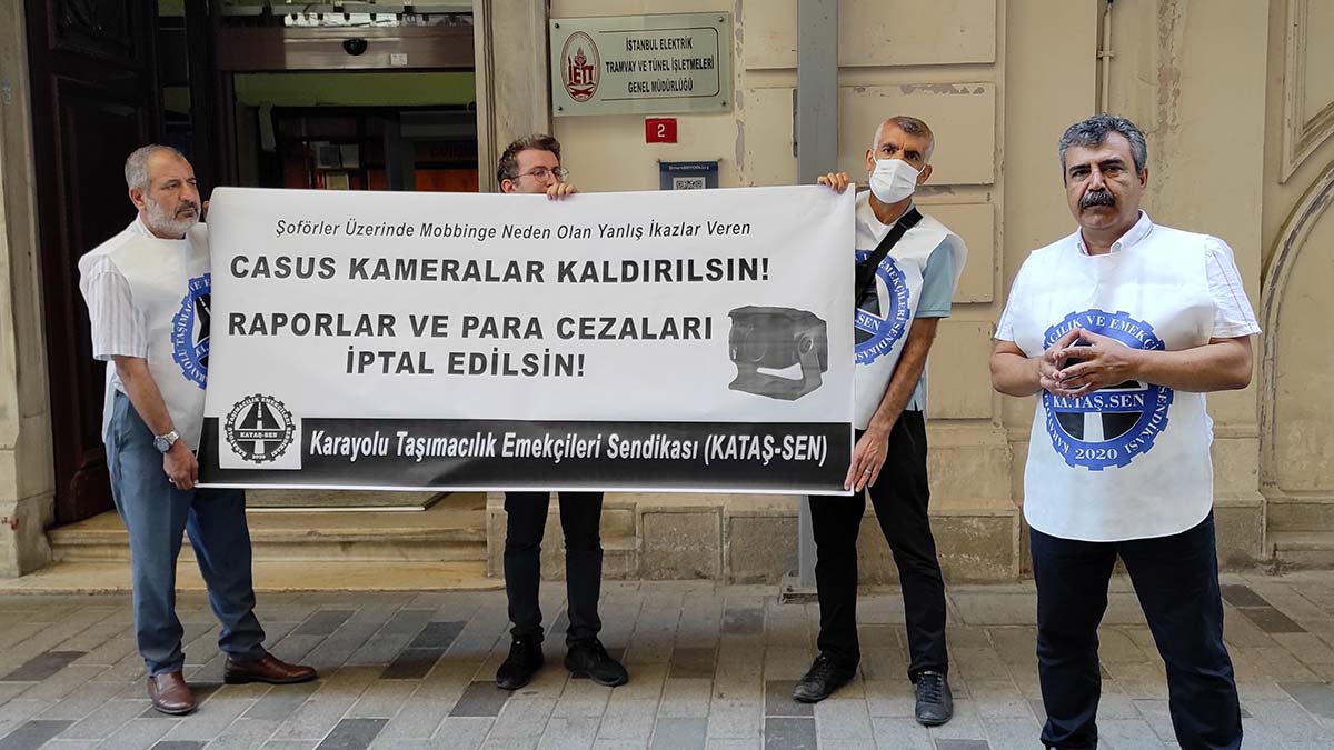 İETT önünde casus kamera açıklaması
