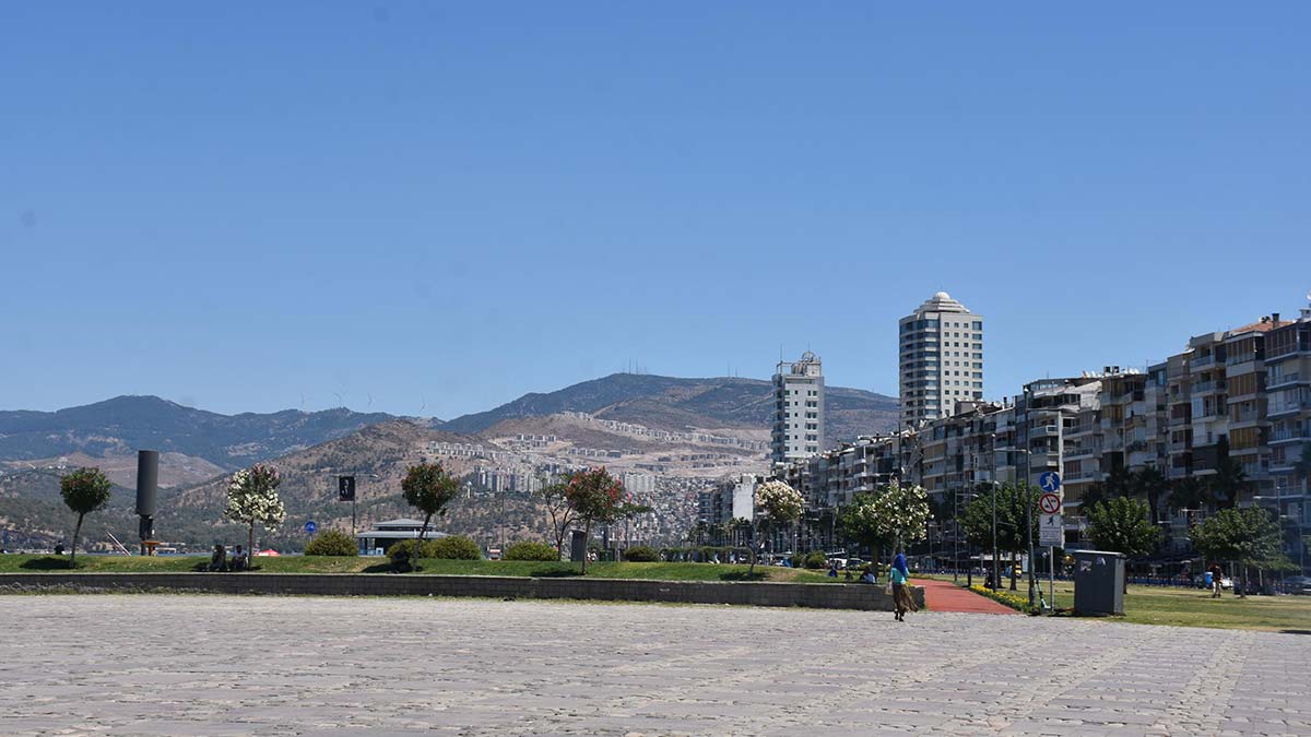 Kordon boyu hafta sonunda boş kaldı