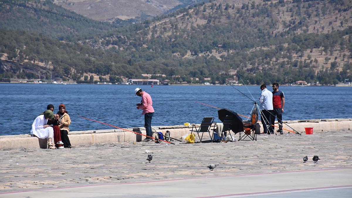 Kordon boyu hafta sonunda boş kaldı