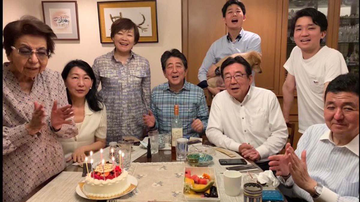 Şinzo Abe hayatını kaybetti