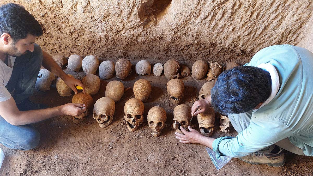 Kaya mezarda 27 iskelet bulundu