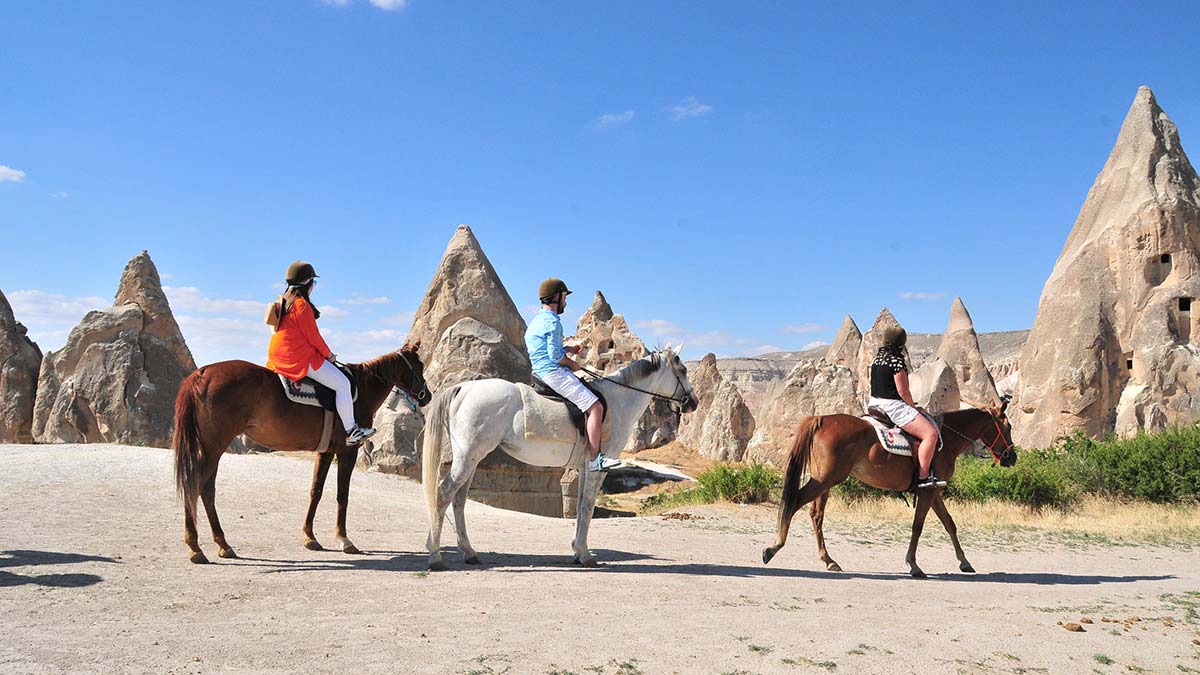 Kapadokya'yı haziran ayında 381 bin kişi ziyaret etti