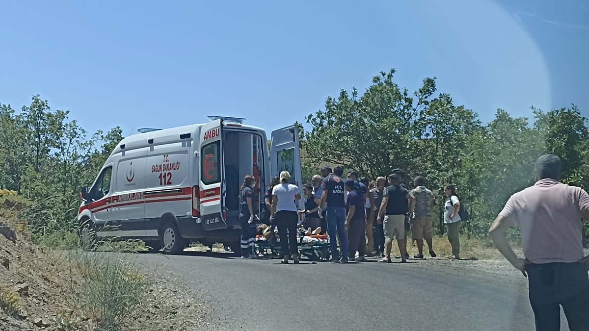 Bindiği kamyonetin kapısından düştü