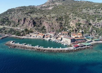 Assos Antik Limanı'ndaki turistik tesisler açıldı